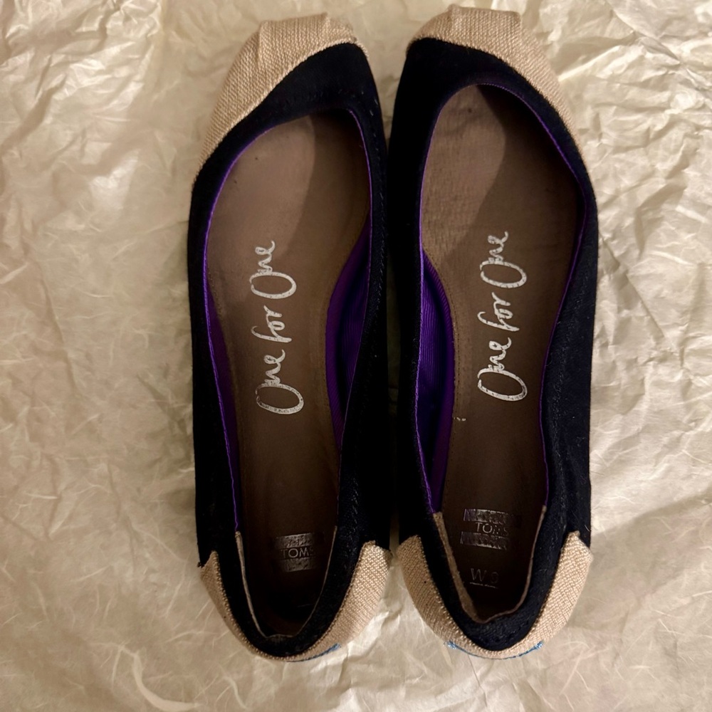 TOMS Women's Black and Tan Loafers with Purple Accent